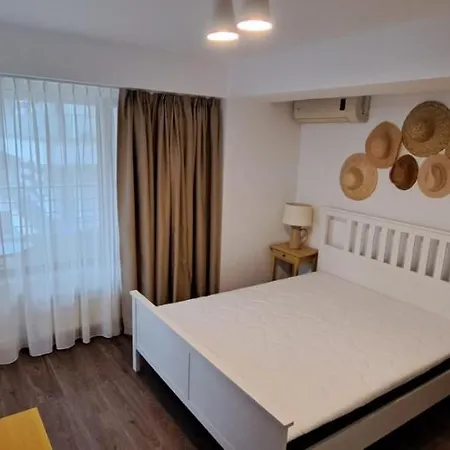 C&y Zev Apartment *