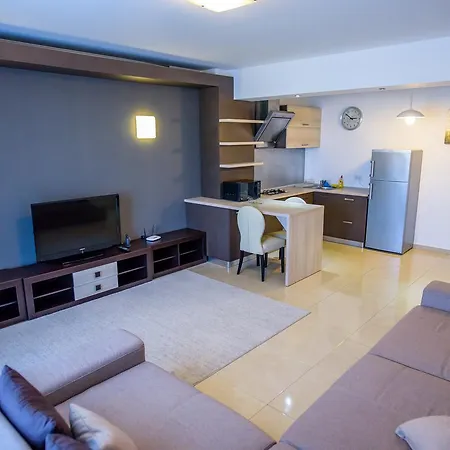 Apartment C&y Zev Mamaia
