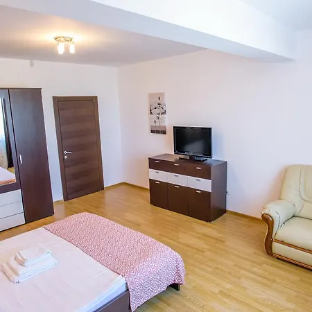 C&y Zev Mamaia