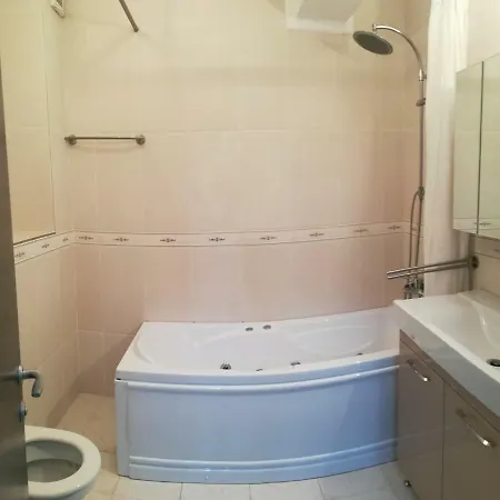 Apartment C&y Zev Mamaia
